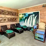 Risus Hotel