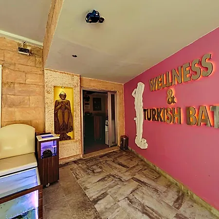 Risus Hotel
